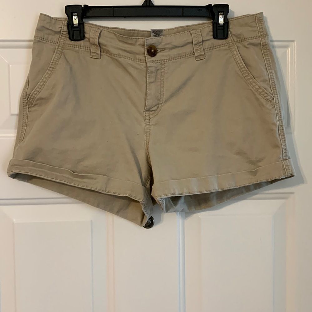 Maurice‘s size 11/12 khaki shorts NWOT